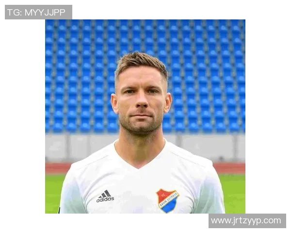 谁是足球界发量最多的明星球员揭秘与比较